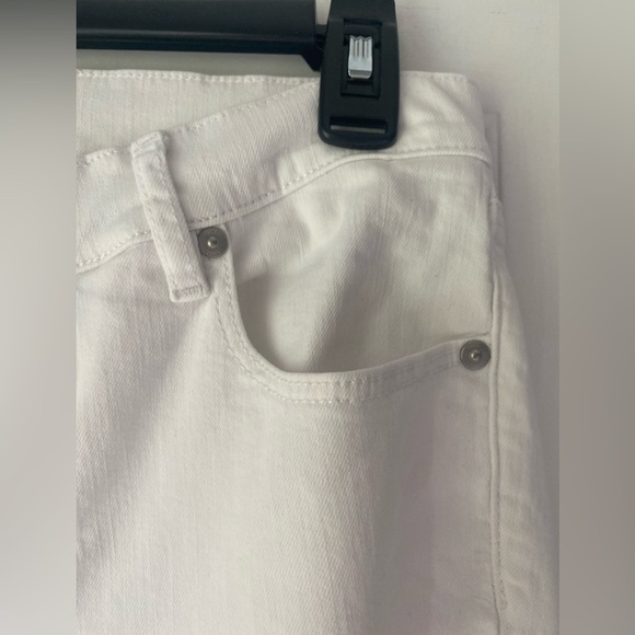 Loft Modern Skinny White Jeans with Frayed Hems Size 6/28 - Picture 3 of 8